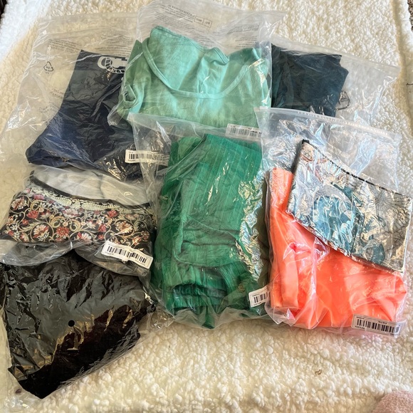 Women’s clothing bundle - Picture 2 of 13